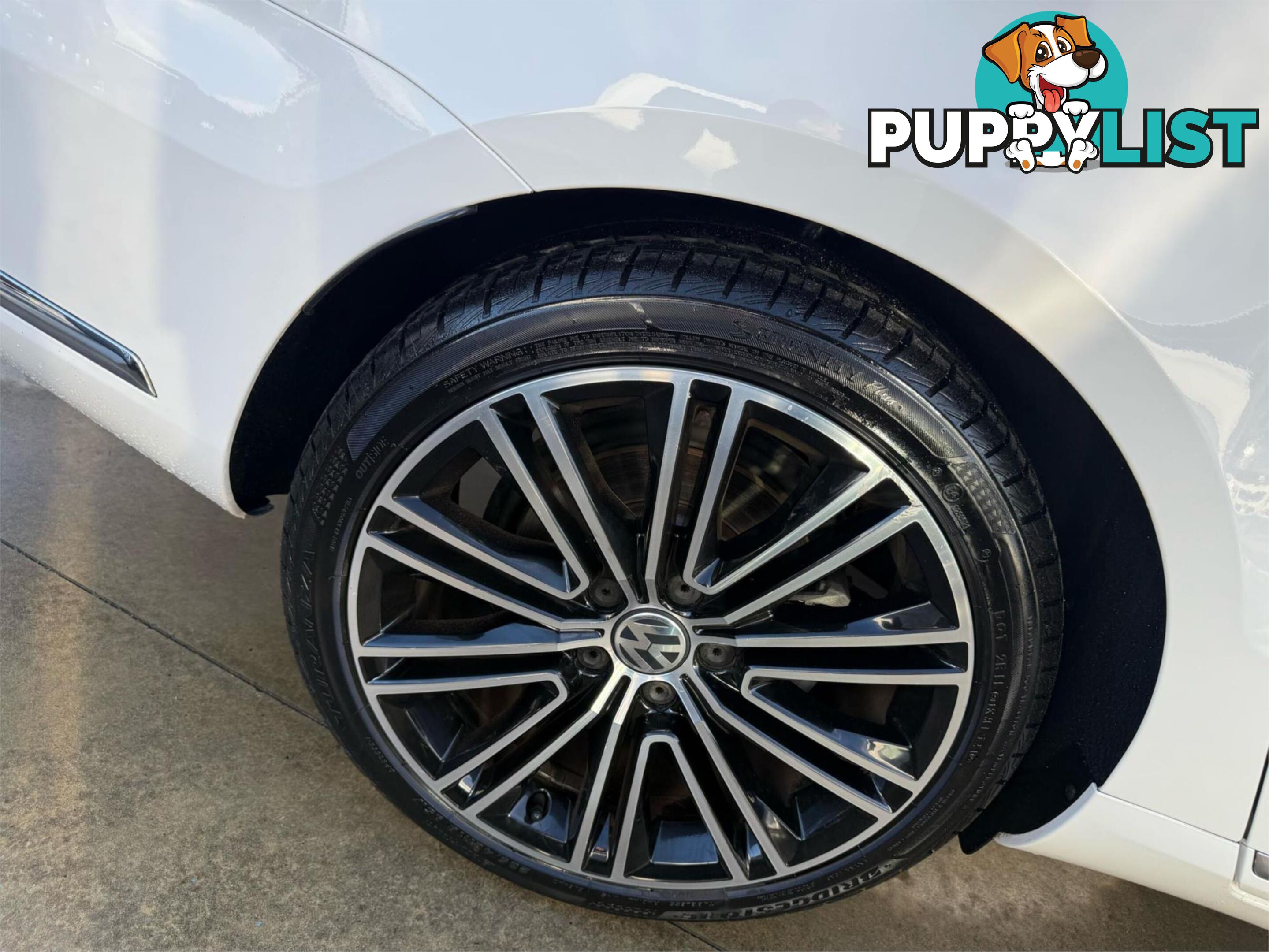 2014 VOLKSWAGEN PASSAT 130TDIHIGHLINE  4D SEDAN