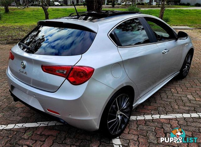 2013 ALFAROMEO GIULIETTA DISTINCTIVE  5D HATCHBACK