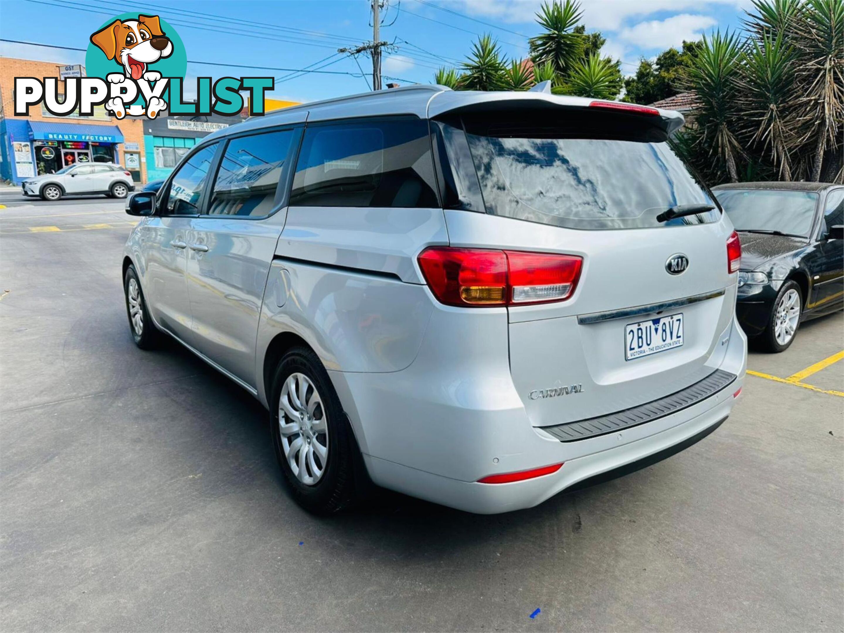 2017 KIA CARNIVAL S  4D WAGON