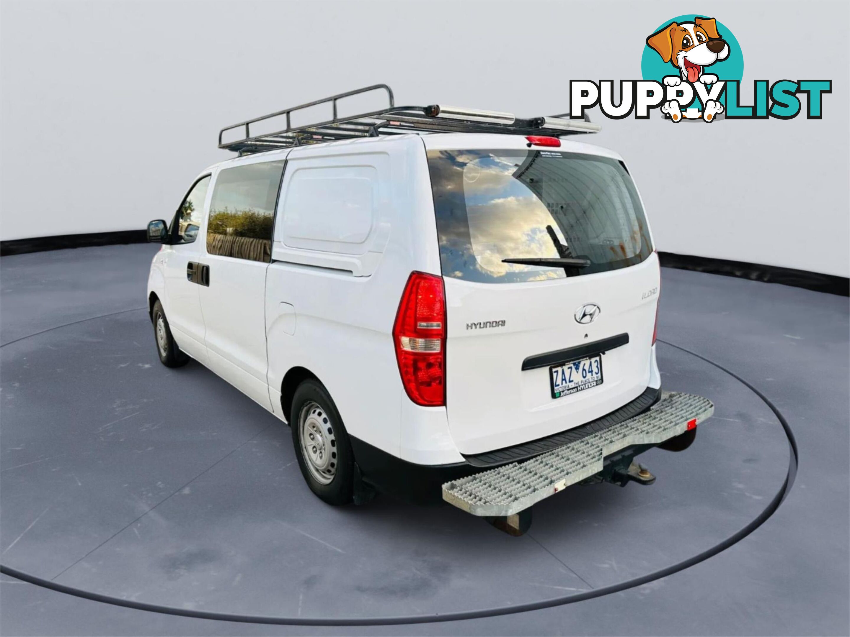 2012 HYUNDAI ILOAD   4D VAN