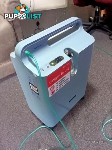 Philips EverFlo™ stationary oxygen concentrator