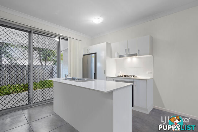 2/20 Oakwood Court WARNER QLD 4500