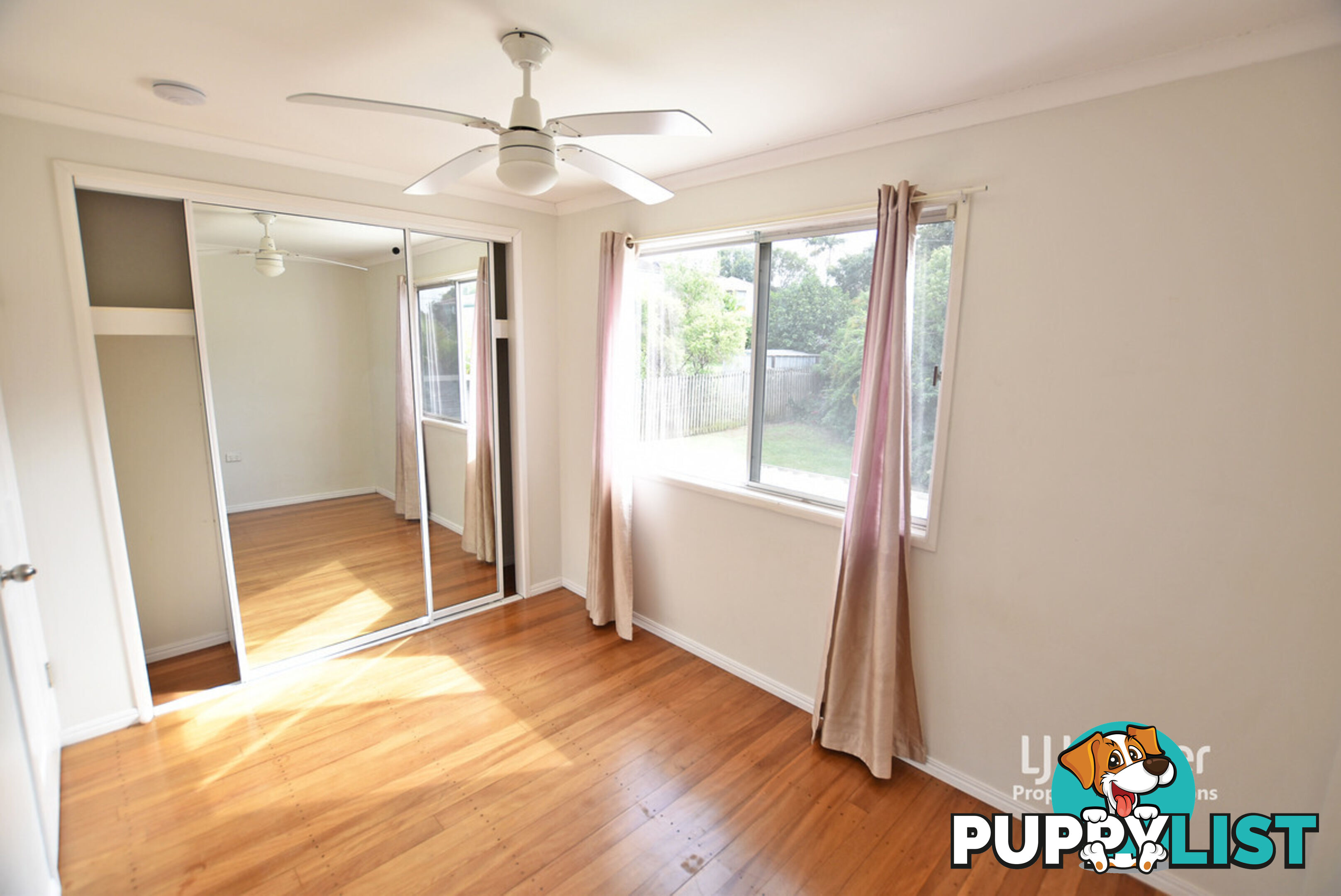 4 Loowa Street KALLANGUR QLD 4503