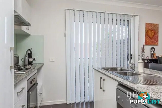 2/15 Wakeham Street KALLANGUR QLD 4503