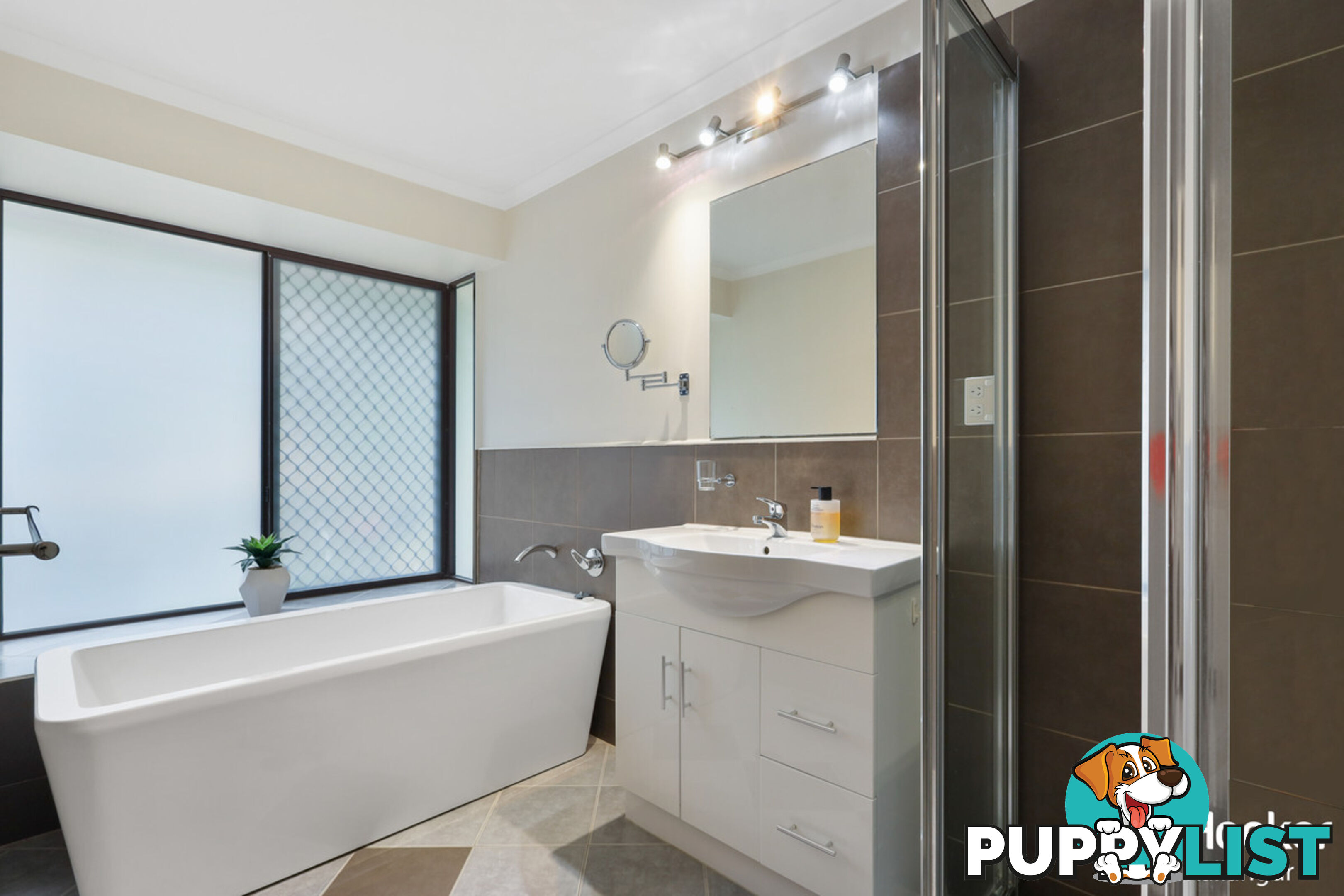48 Eucumbene Drive PETRIE QLD 4502