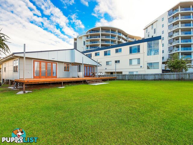 32 Woodcliffe Crescent WOODY POINT QLD 4019