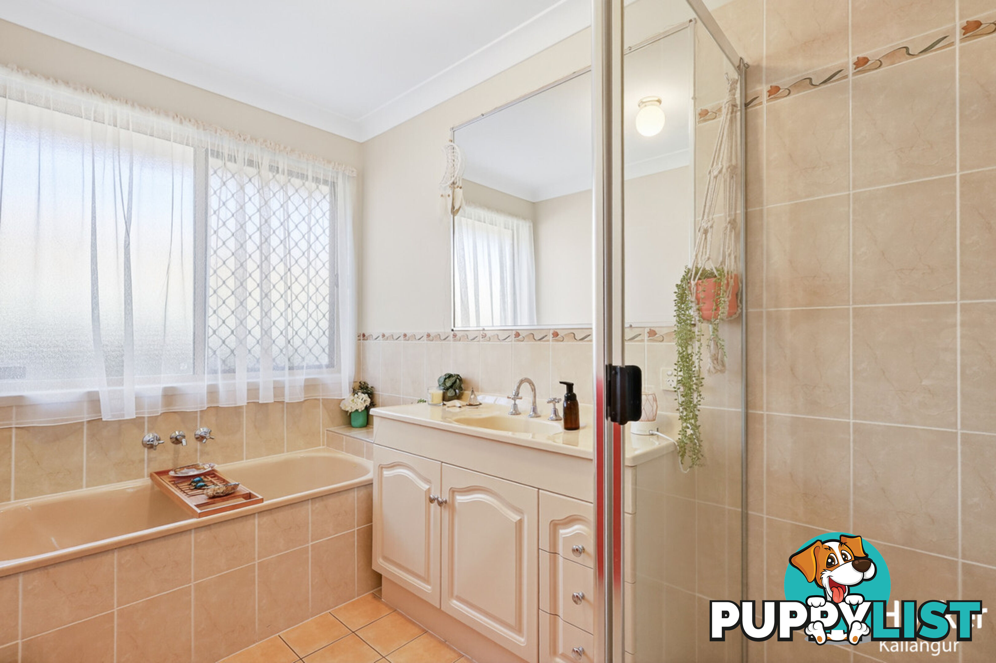 4 Glenveagh Place KALLANGUR QLD 4503