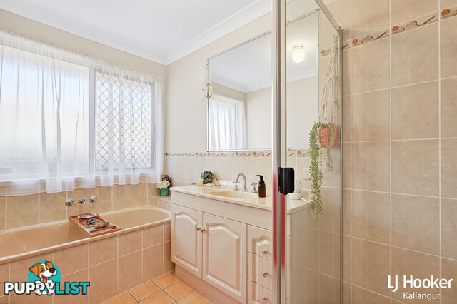 4 Glenveagh Place KALLANGUR QLD 4503