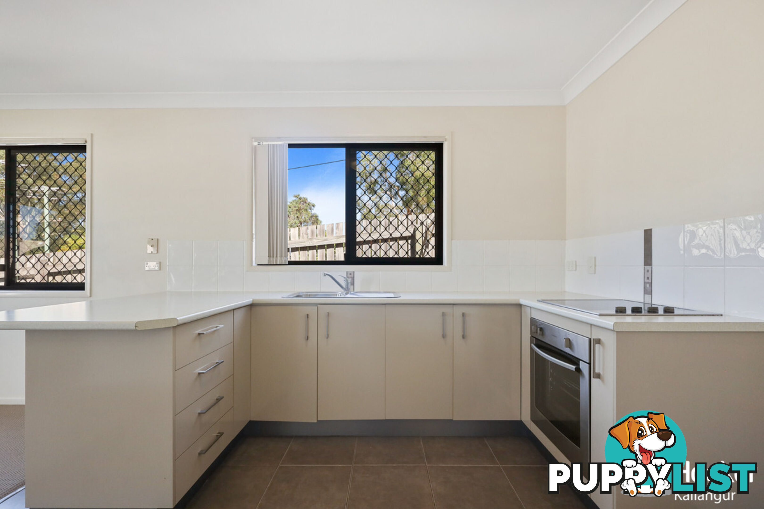 2/20 Fairlie Court KALLANGUR QLD 4503
