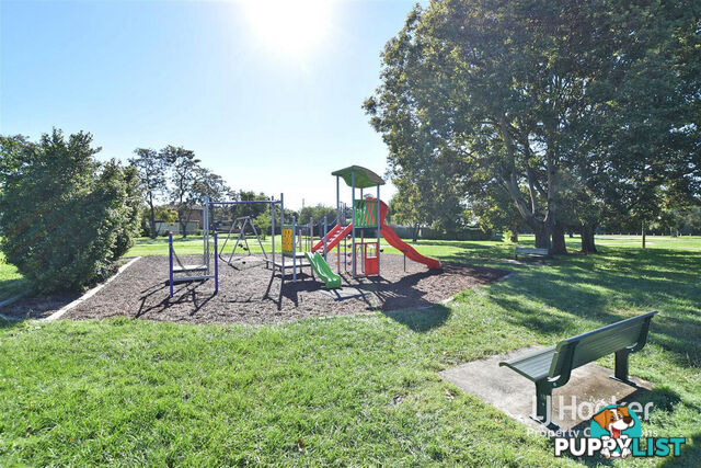 5 Hedge Street STRATHPINE QLD 4500