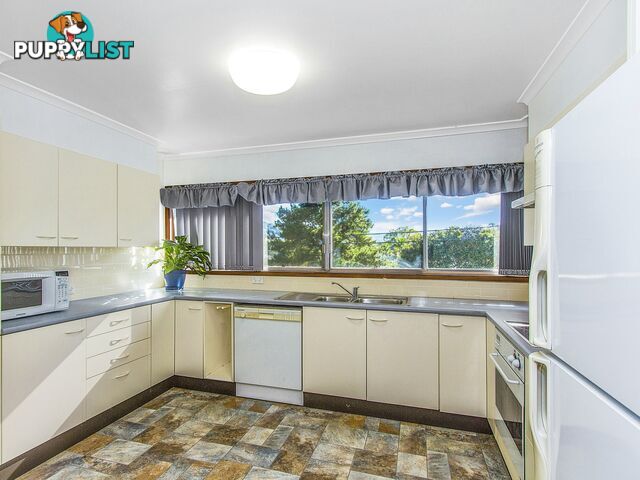 16 Priestley Parade POINT CLARE NSW 2250