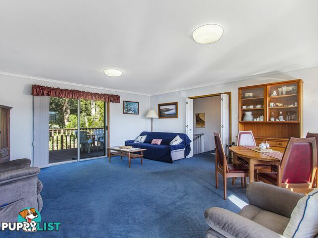 16 Priestley Parade POINT CLARE NSW 2250