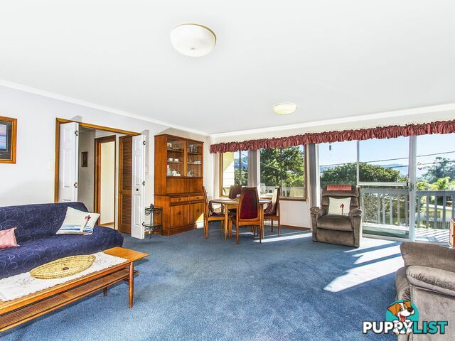 16 Priestley Parade POINT CLARE NSW 2250