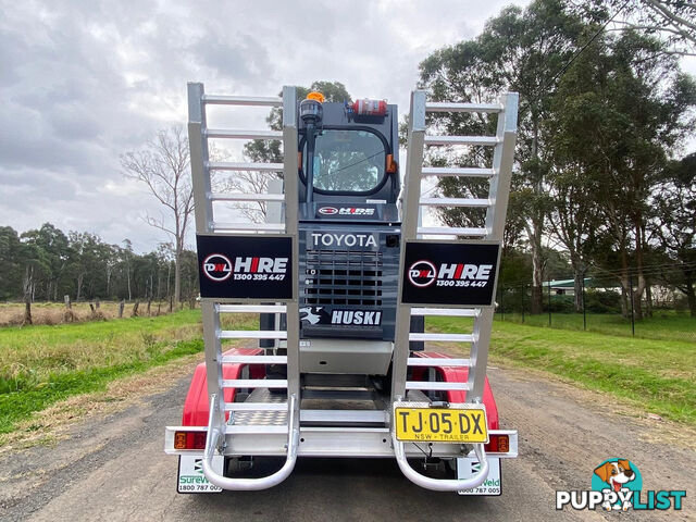 Toyota 4-SDK4 Huski Skid Steer Loader