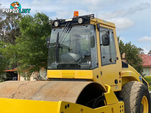 Bomag BW211D-4 Vibrating Roller Roller/Compacting