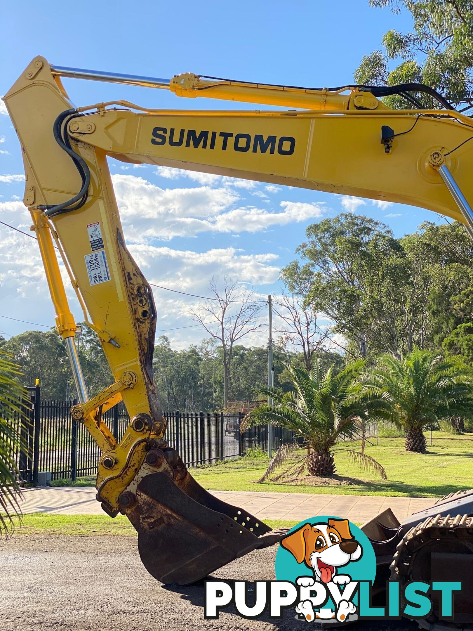 Sumitomo SH235 Tracked-Excav Excavator