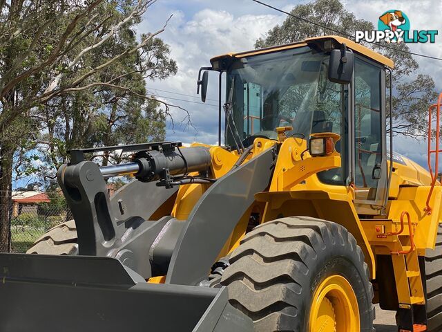 Volvo L105 Loader/Tool Carrier Loader