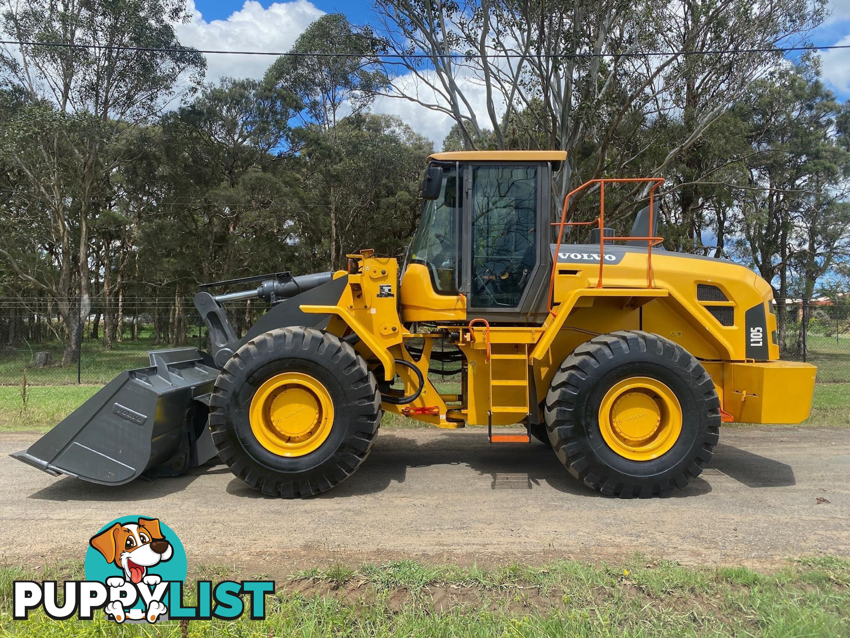 Volvo L105 Loader/Tool Carrier Loader