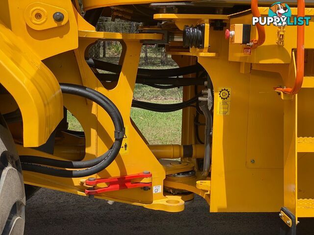 Volvo L105 Loader/Tool Carrier Loader