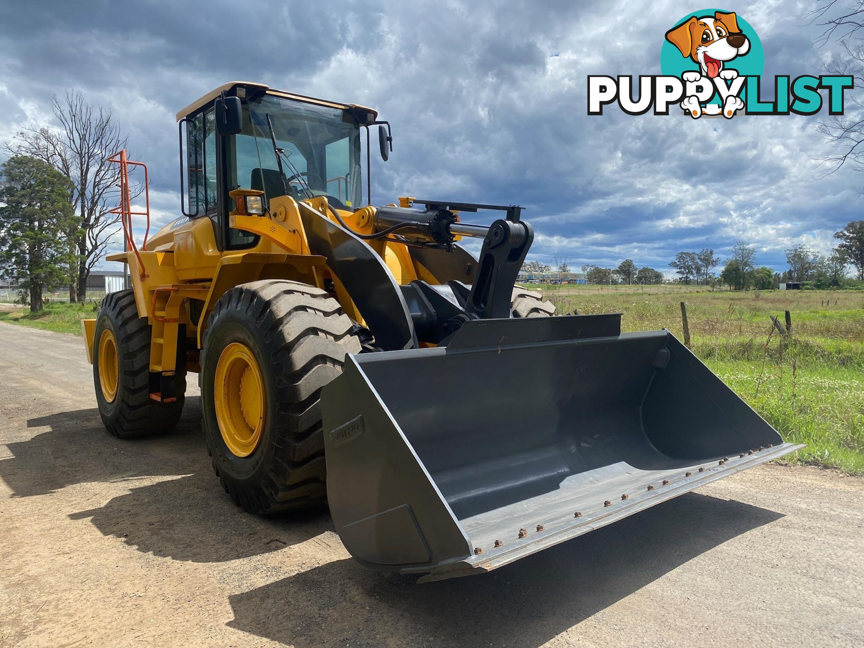 Volvo L105 Loader/Tool Carrier Loader