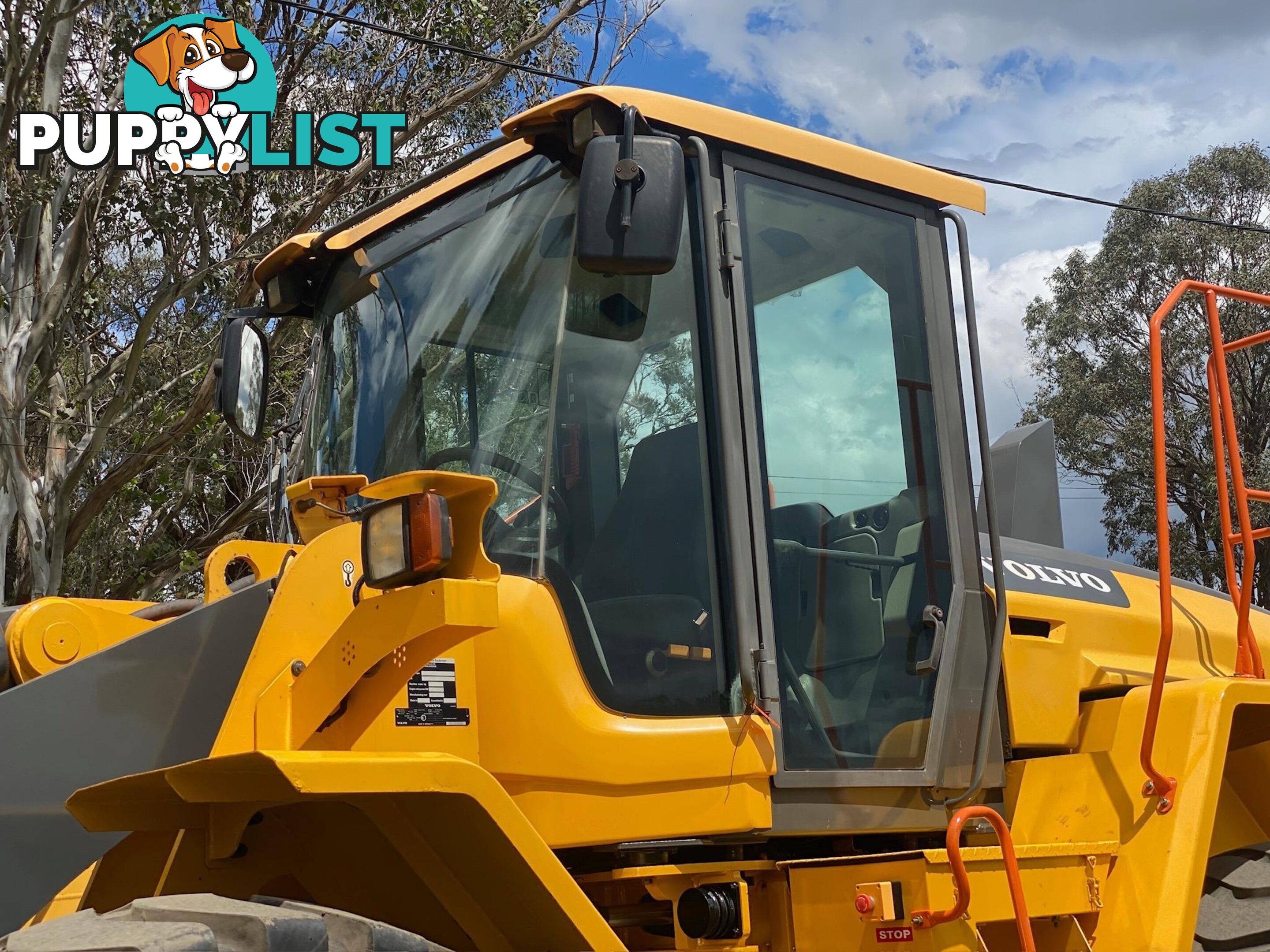 Volvo L105 Loader/Tool Carrier Loader