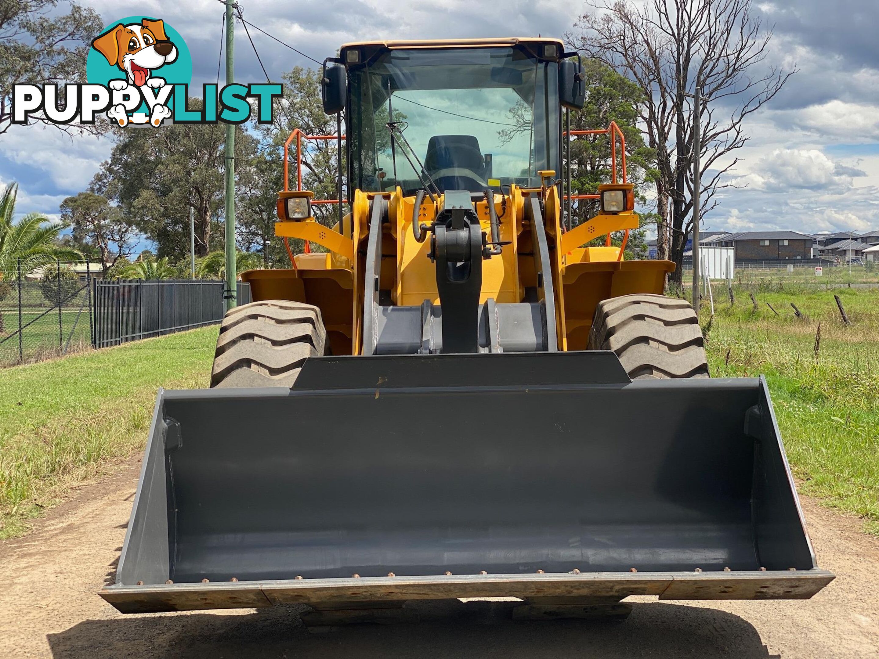 Volvo L105 Loader/Tool Carrier Loader