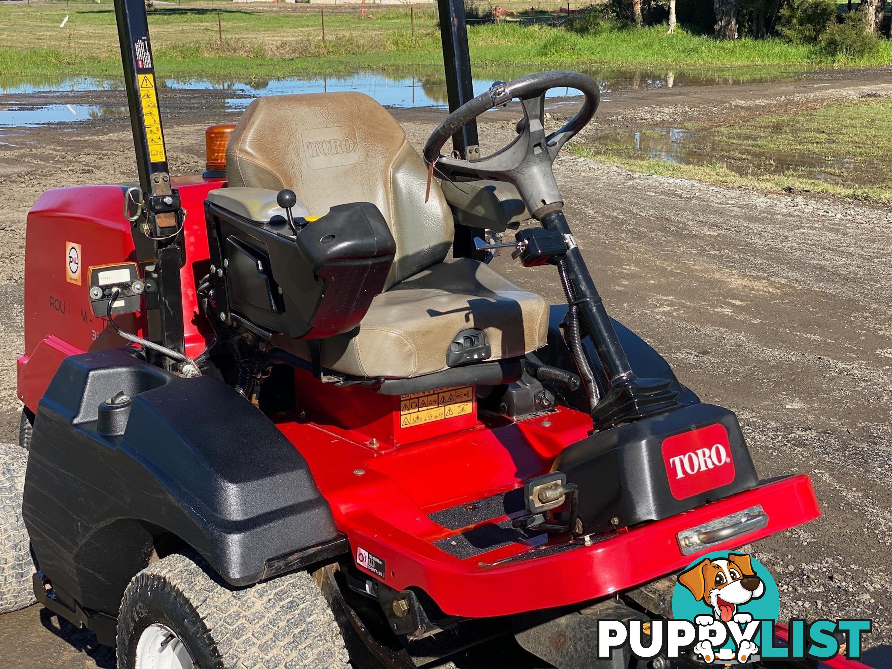 Toro 3200 Front Deck Lawn Equipment