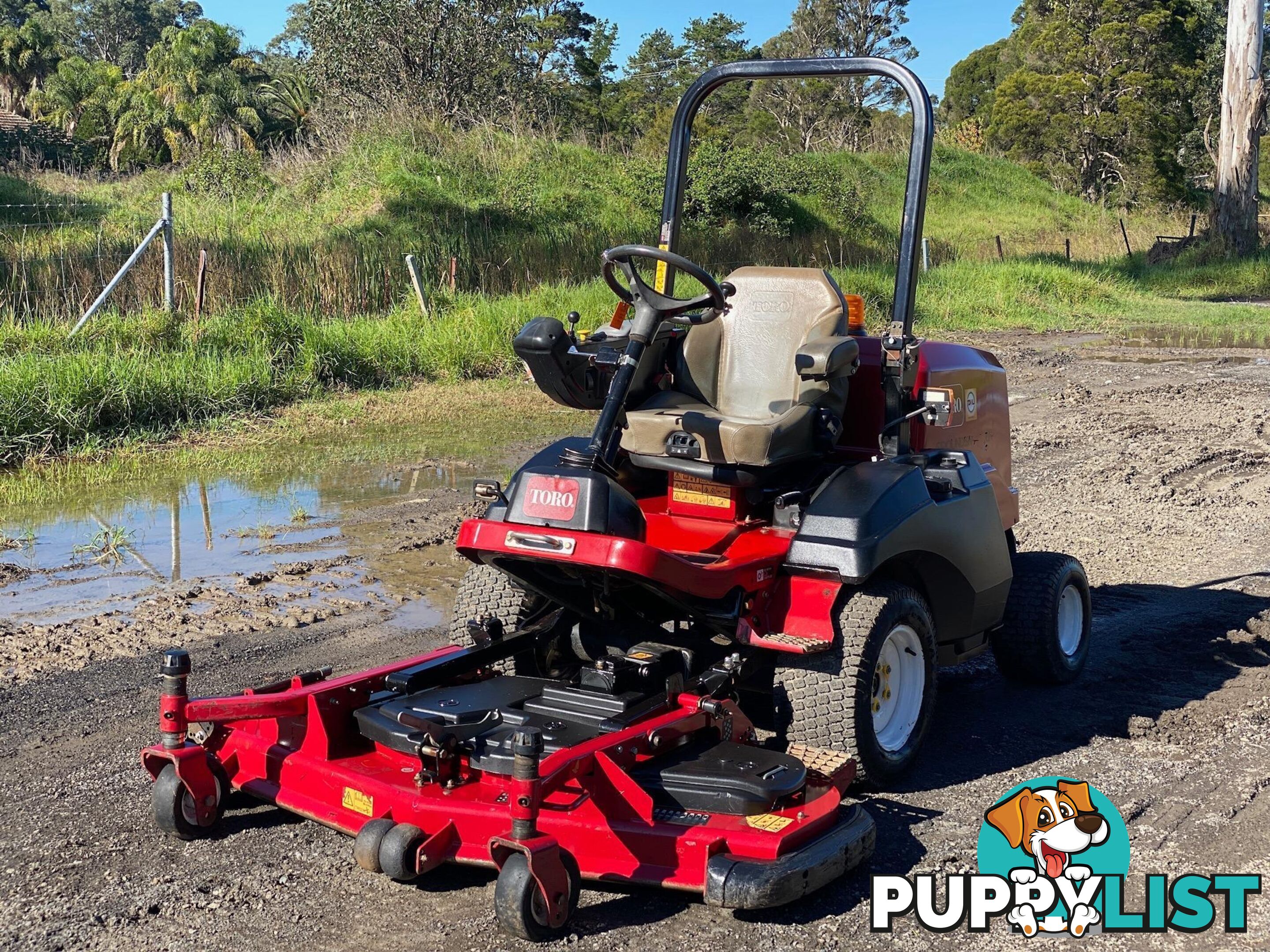 Toro 3200 Front Deck Lawn Equipment