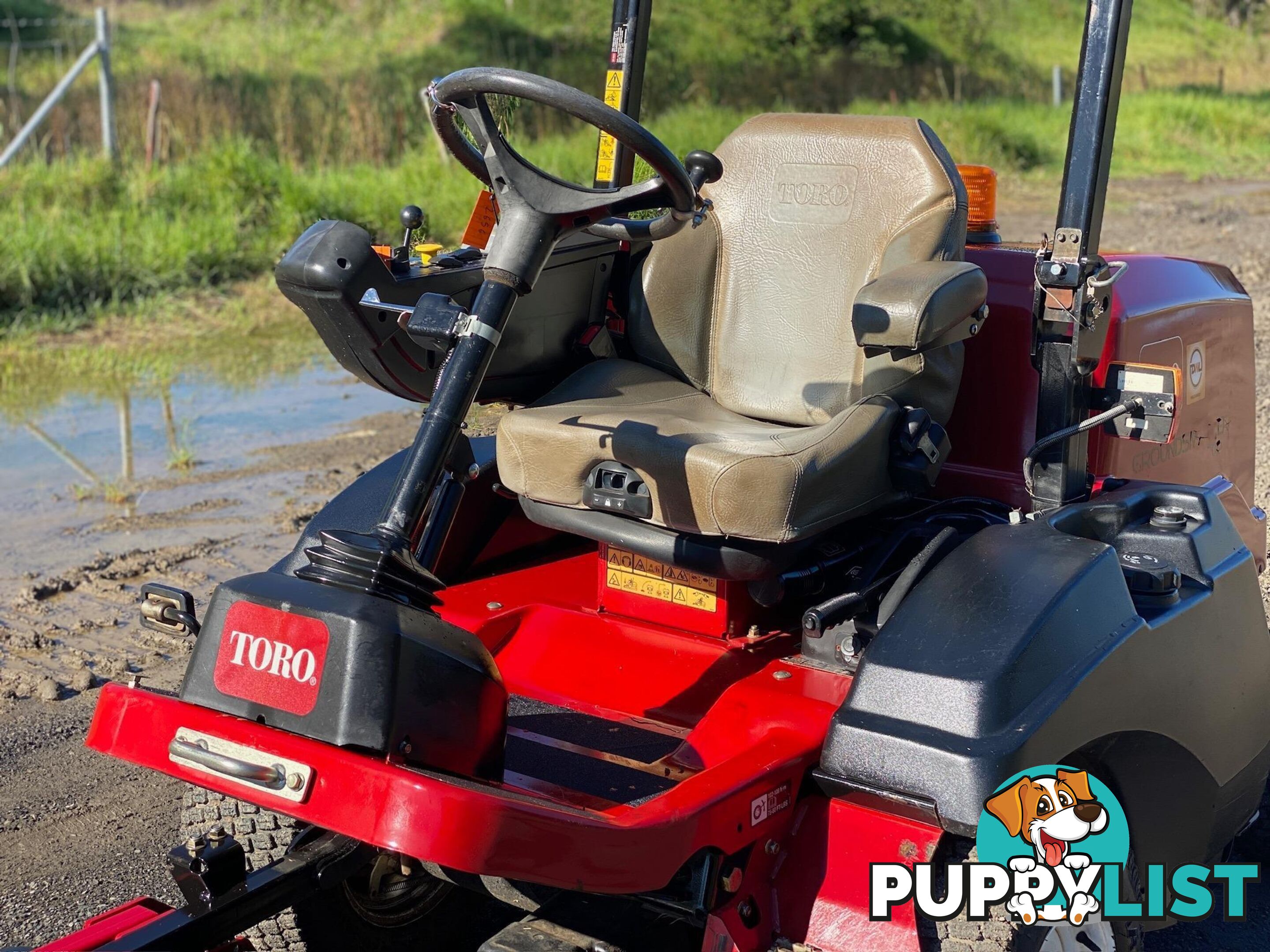 Toro 3200 Front Deck Lawn Equipment