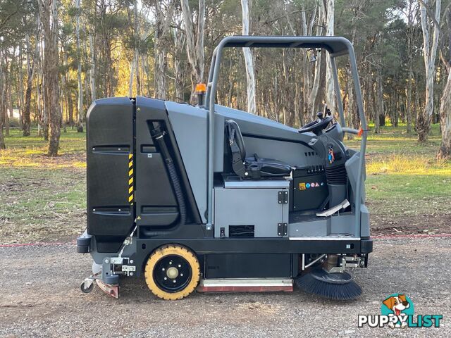 Karcher B300 Sweeper Sweeping/Cleaning