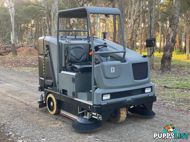 Karcher B300 Sweeper Sweeping/Cleaning