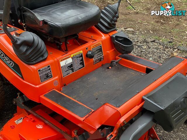 Kubota ZD28 Zero Turn Lawn Equipment