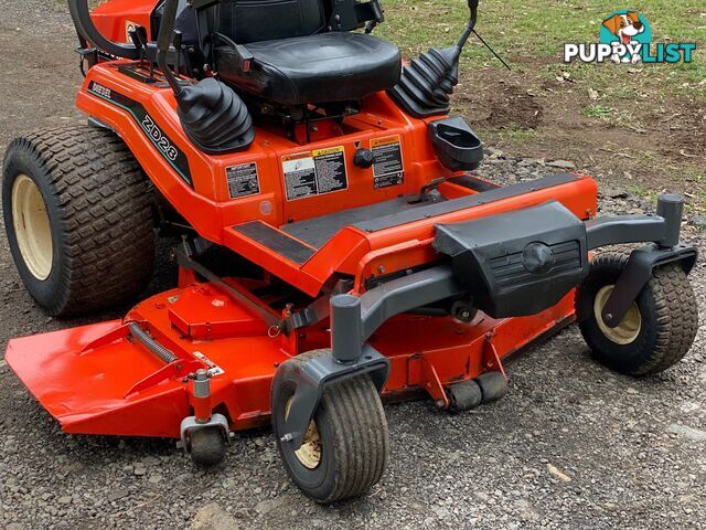 Kubota ZD28 Zero Turn Lawn Equipment