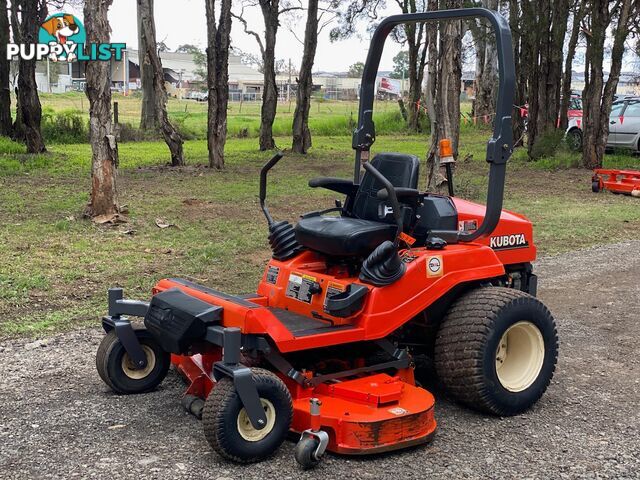 Kubota ZD28 Zero Turn Lawn Equipment