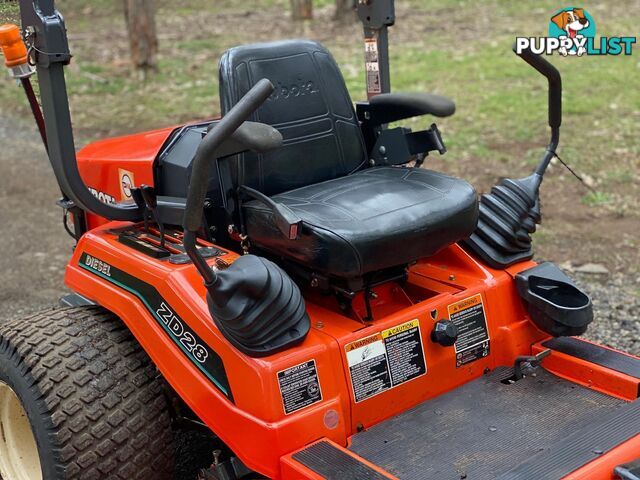 Kubota ZD28 Zero Turn Lawn Equipment