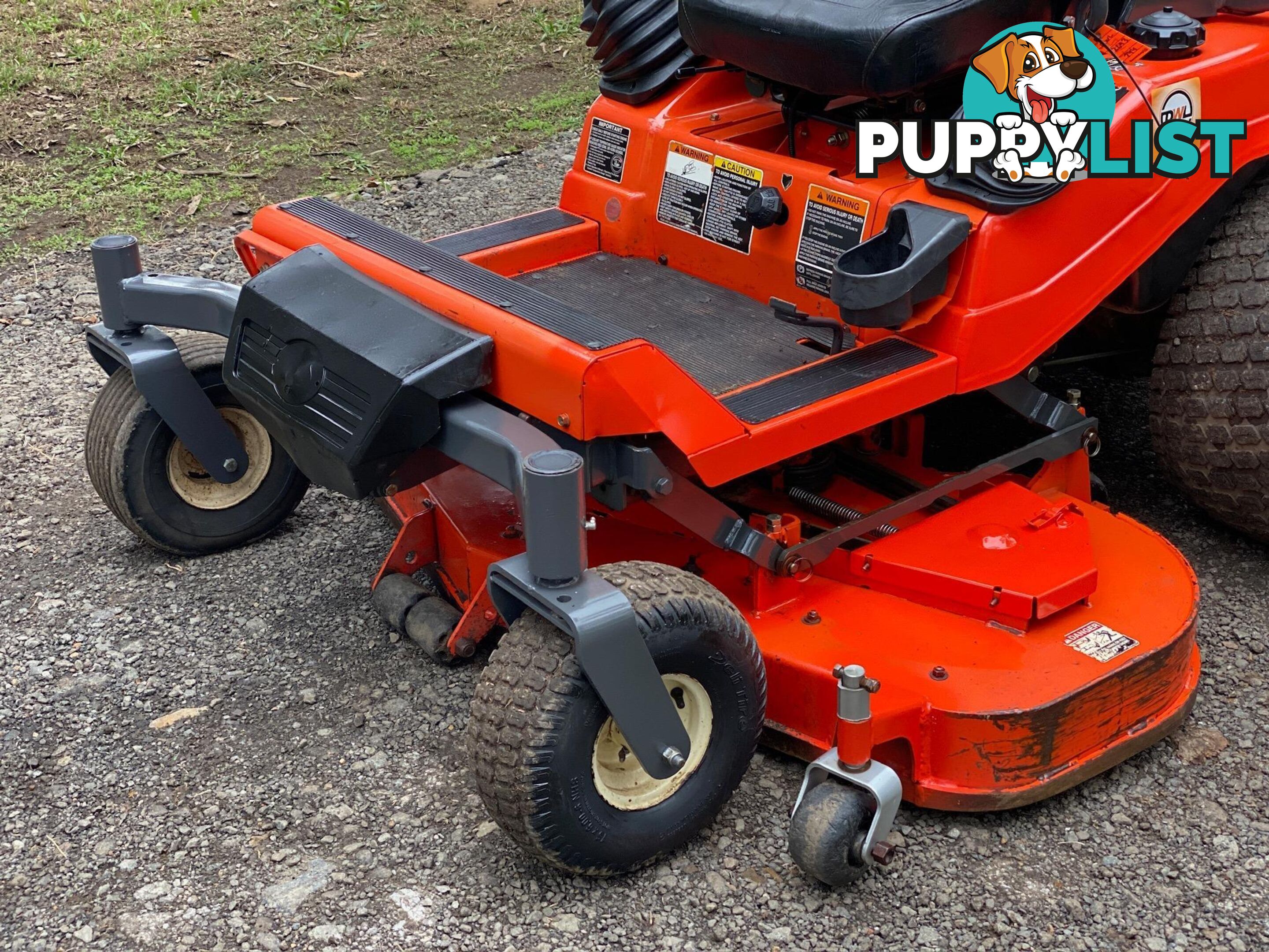 Kubota ZD28 Zero Turn Lawn Equipment