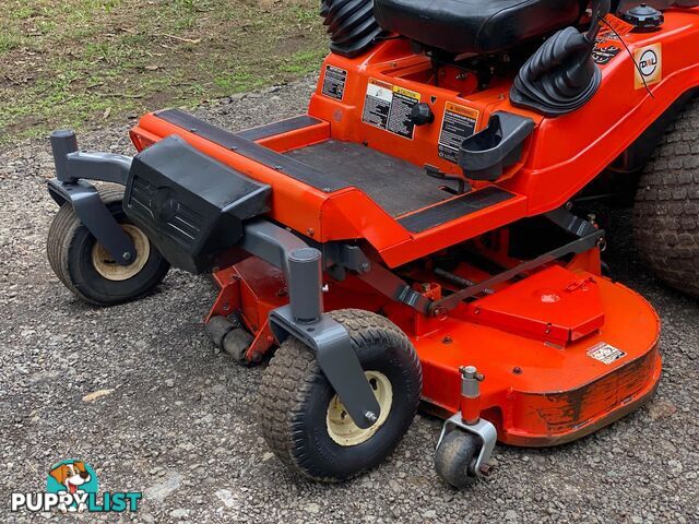 Kubota ZD28 Zero Turn Lawn Equipment