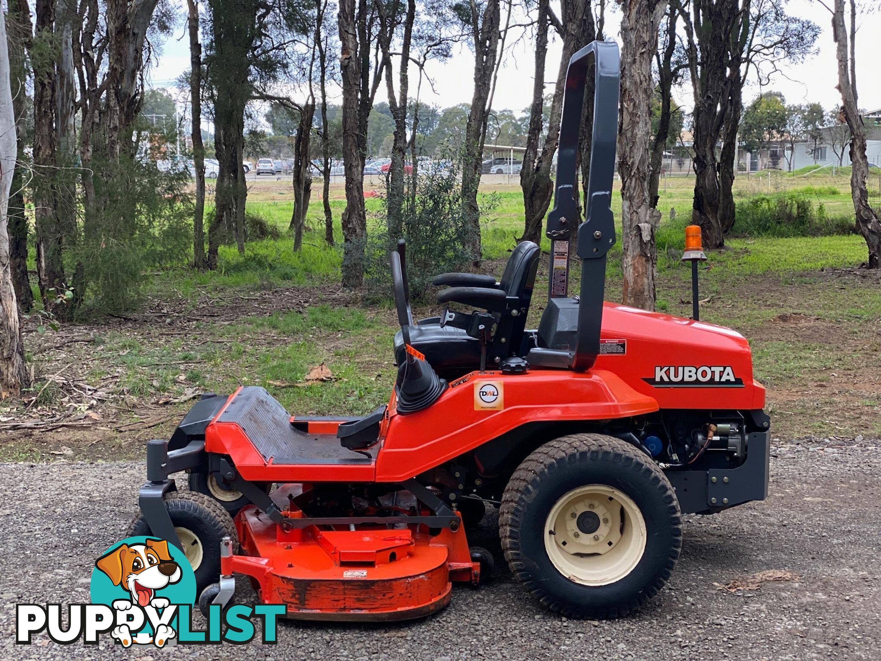 Kubota ZD28 Zero Turn Lawn Equipment