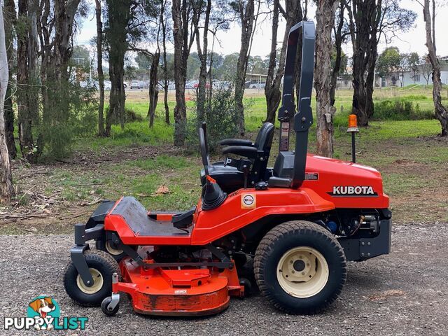 Kubota ZD28 Zero Turn Lawn Equipment