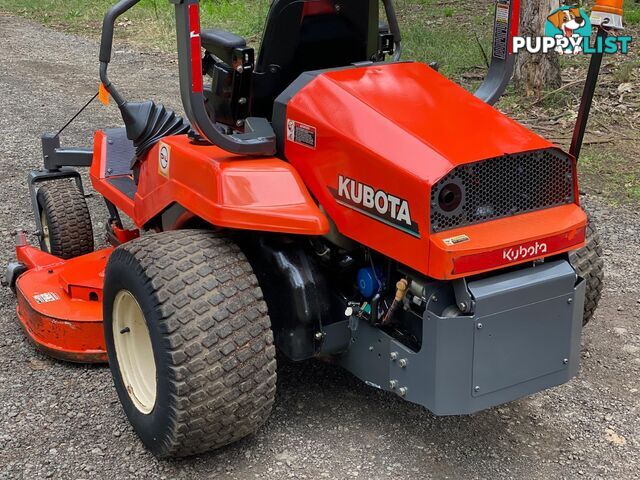 Kubota ZD28 Zero Turn Lawn Equipment