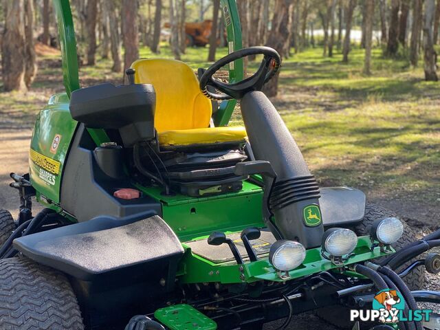 John Deere 8700  Golf Fairway mower Lawn Equipment