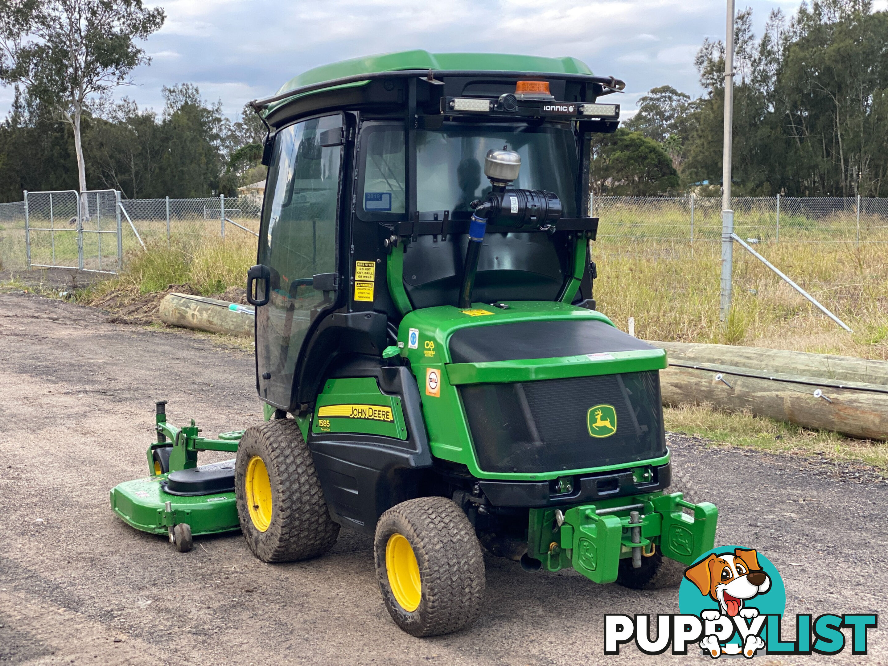 John Deere 1585 Front Deck Lawn Equipment