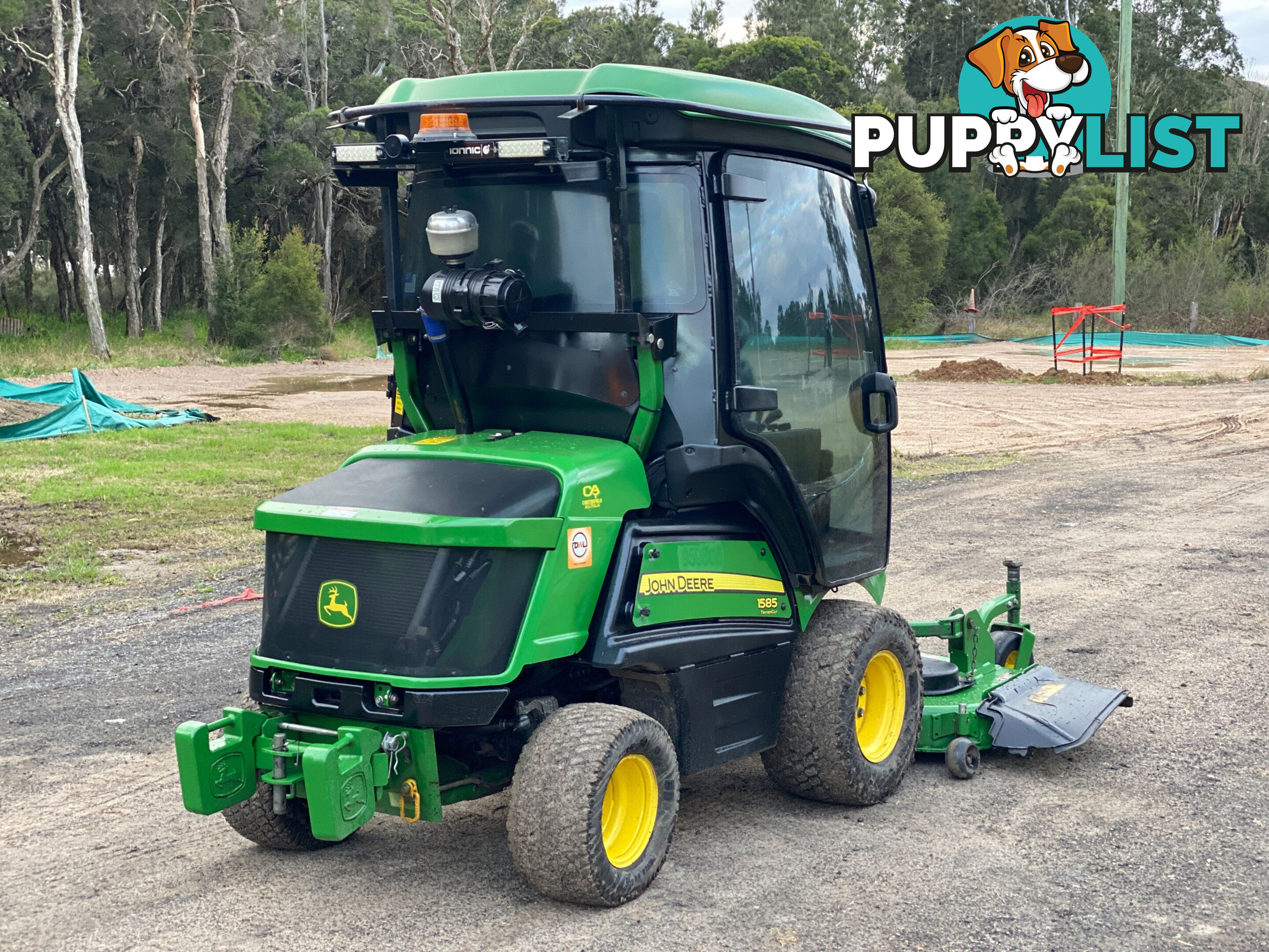 John Deere 1585 Front Deck Lawn Equipment