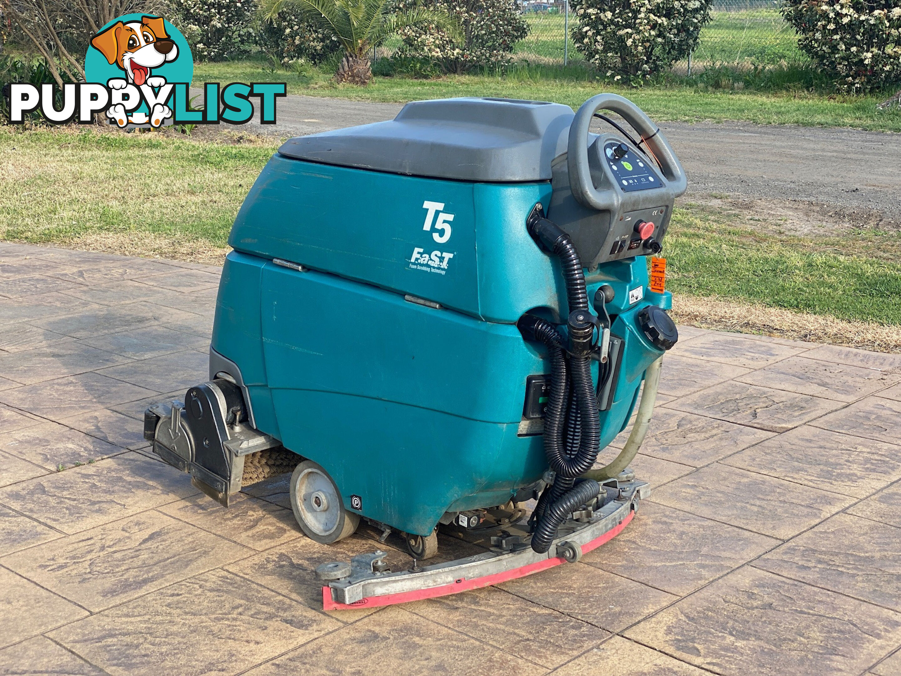 Tennant T5 Sweeper Sweeping/Cleaning