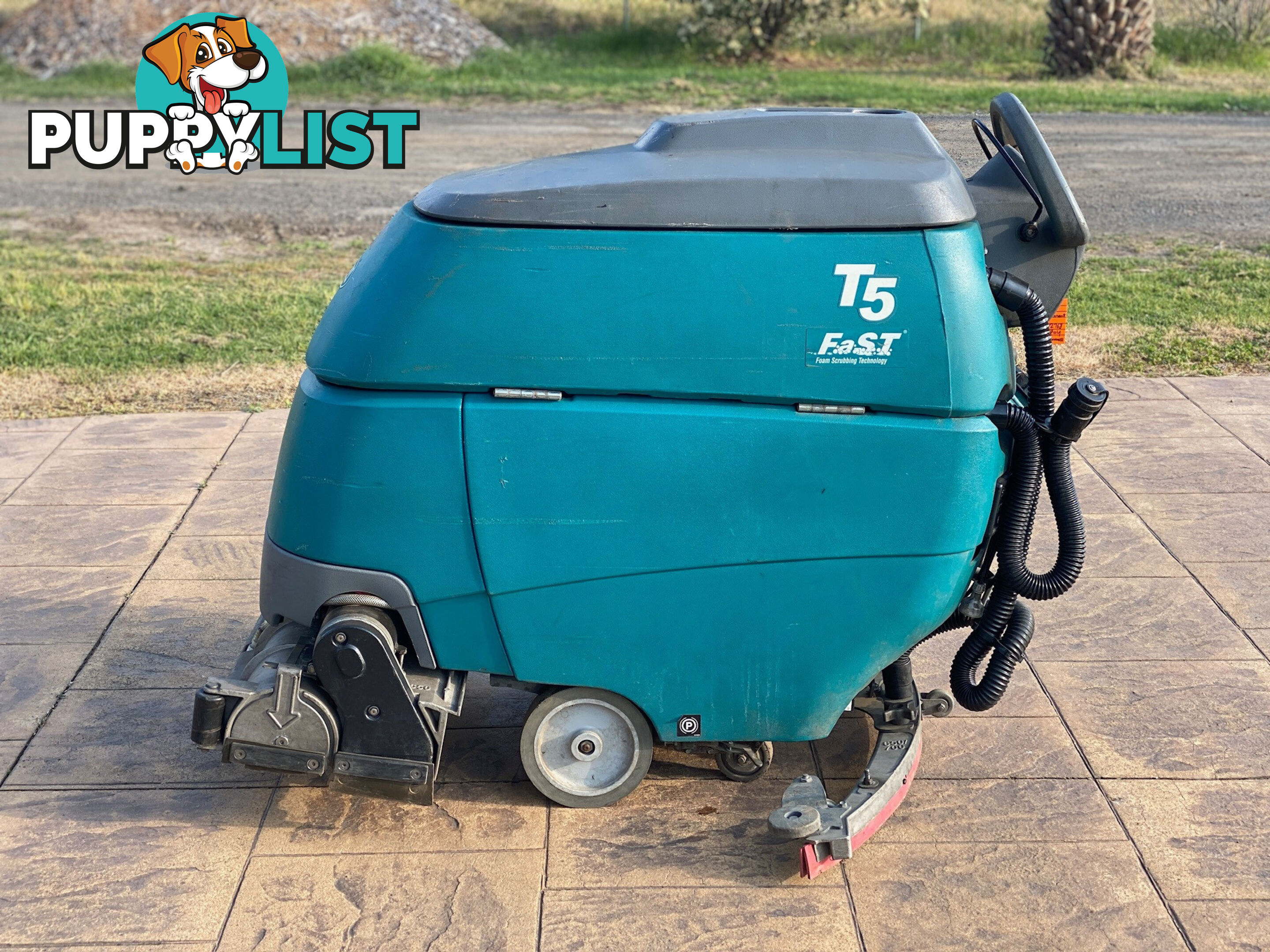 Tennant T5 Sweeper Sweeping/Cleaning