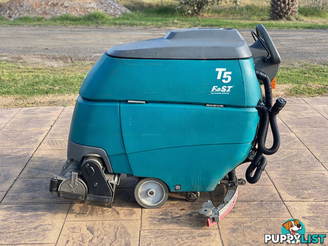 Tennant T5 Sweeper Sweeping/Cleaning