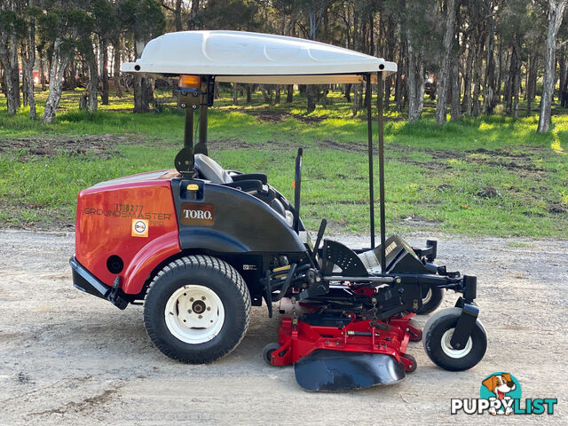 Toro Groundsmaster 7210 Zero Turn Lawn Equipment