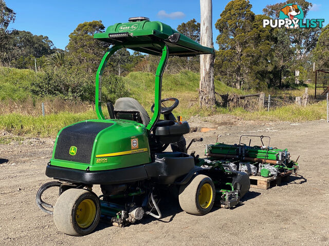 John Deere 2500E Golf Greens mower Lawn Equipment