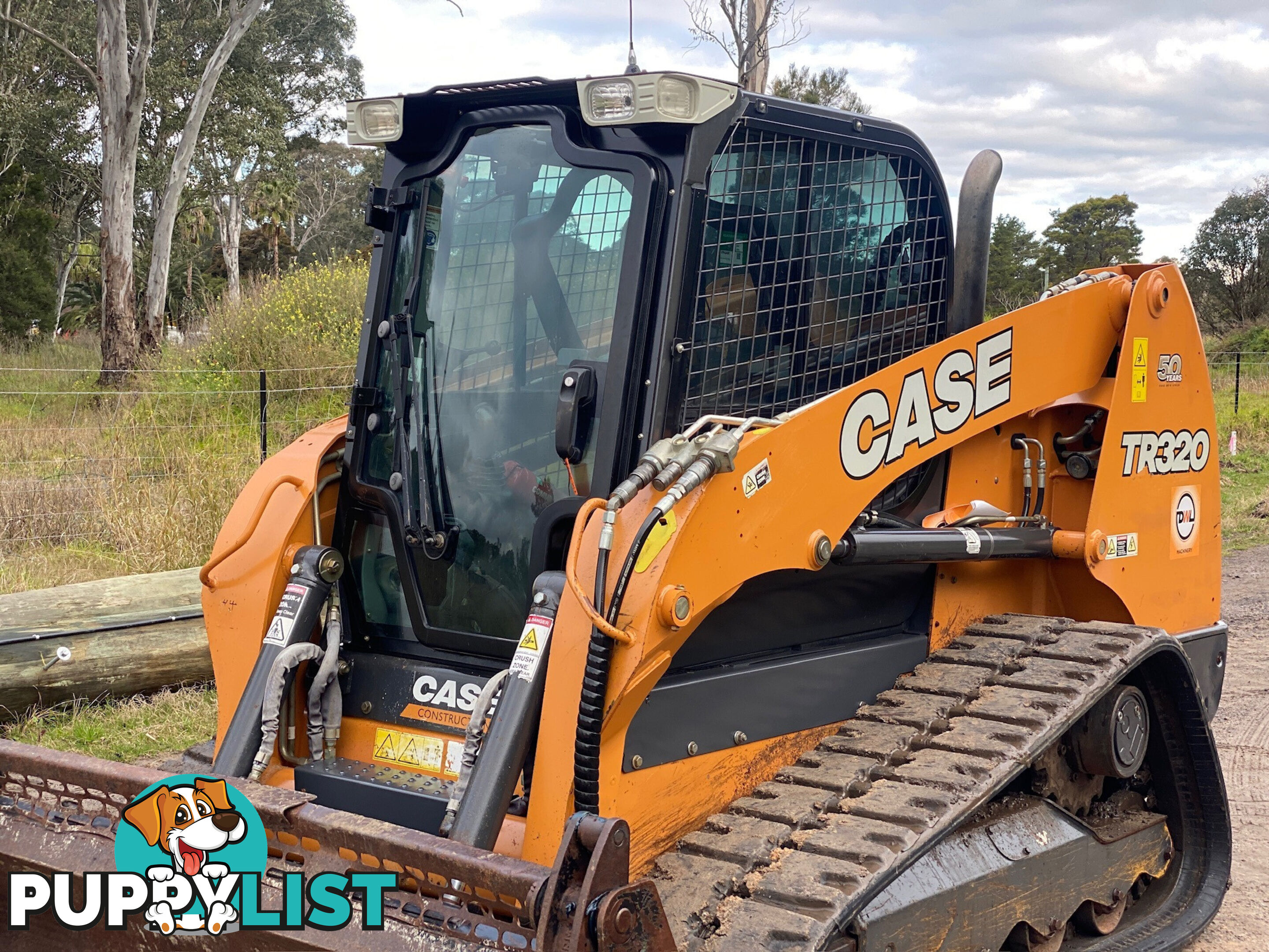 CASE TR320 Skid Steer Loader