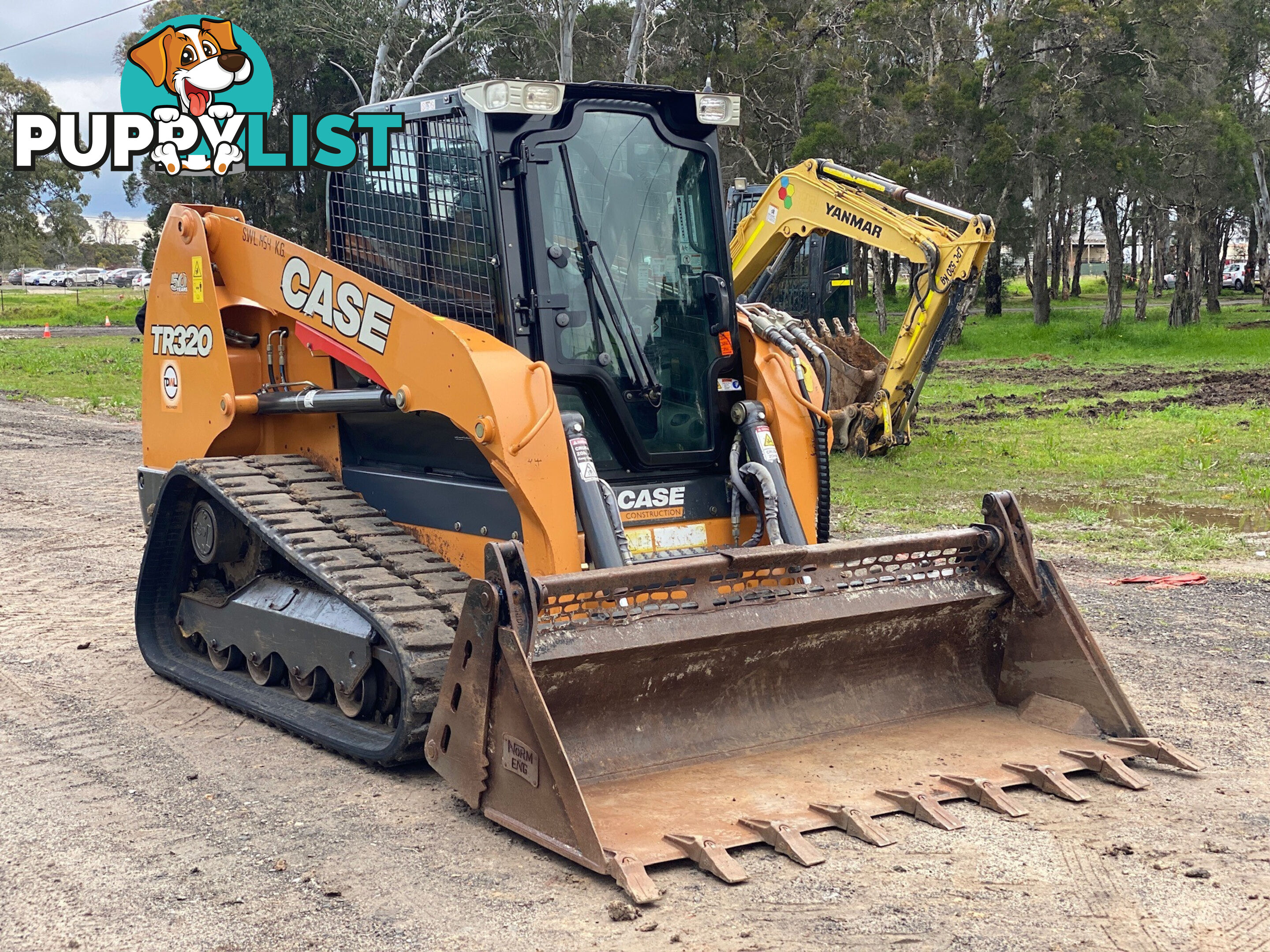 CASE TR320 Skid Steer Loader